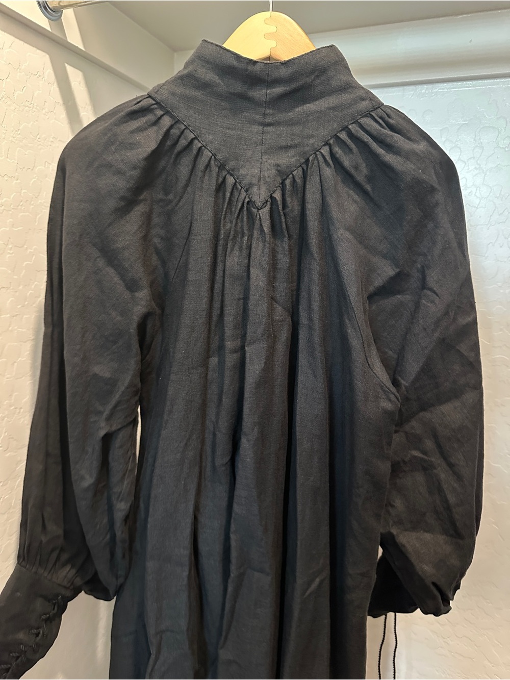 By Frennka Black Linen Custom Dress - Picture 4 of 8